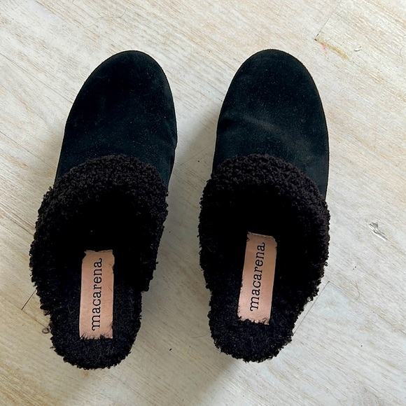 Fleece lined clogs - Picture 1 of 2